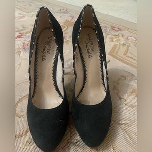 Beautiful suede semi platform heels size 8.5
